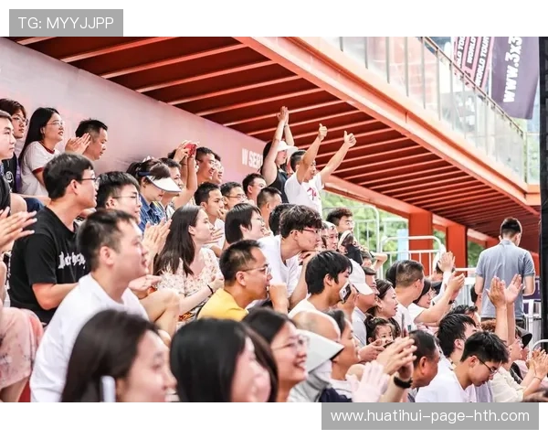 联赛在观赛体验上推出互动环节吸引球迷,赛事观众 联赛在观赛体验上推出互动环节吸引球迷,赛事观众