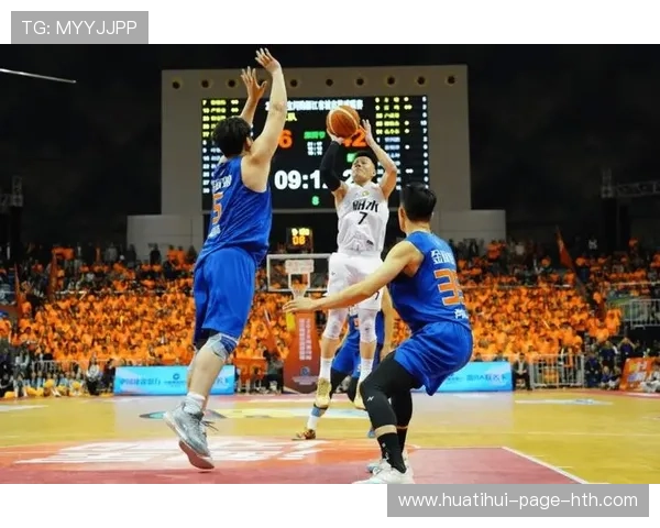 球星夜间加练冲刺并结合传球精度训练,综合能力被提升 球星夜间加练冲刺并结合传球精度训练,综合能力被提升