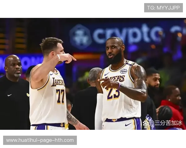 湖人季中战术：如何在球员轮换中保持攻守均衡